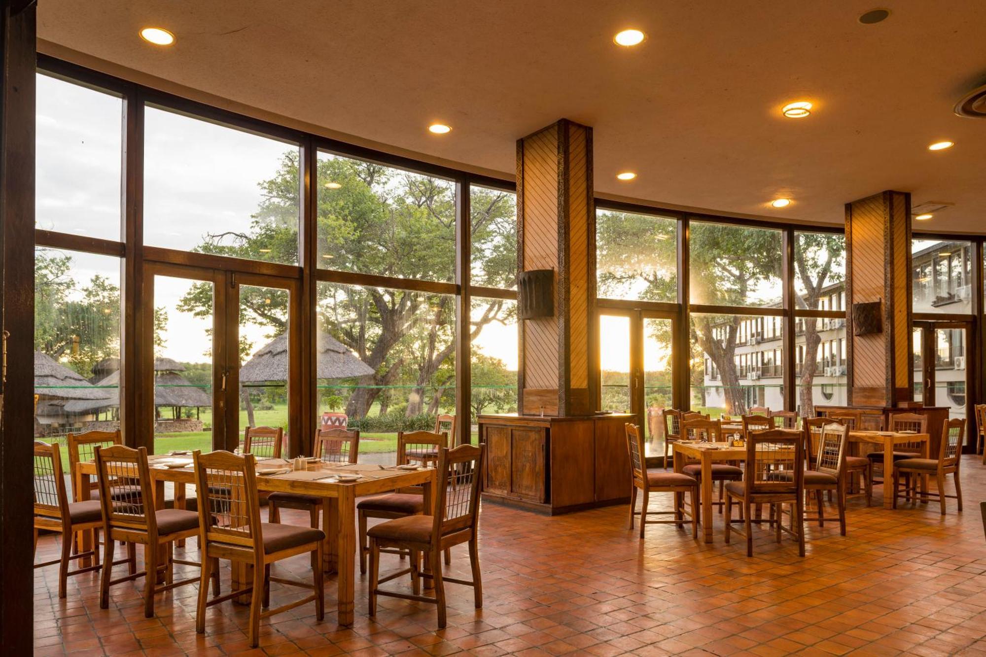 Hwange Safari Lodge Dete Luaran gambar